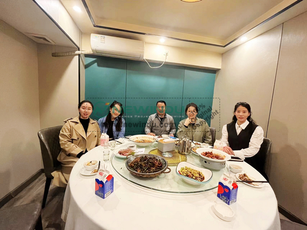 Russia Client Visited NEWINDU Office and XCMG Factory