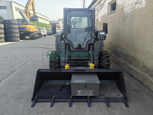 XCMG XC760K Skid Steer Loader