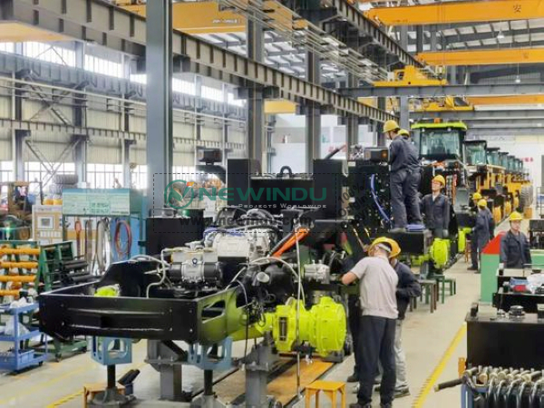 JINGONG Pure Electric Wheeled Excavator Makes Its Debut