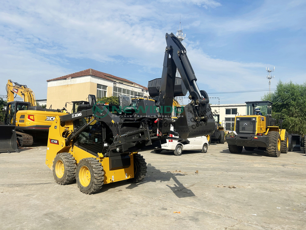 XCMG XC740K Skid Steer Loader