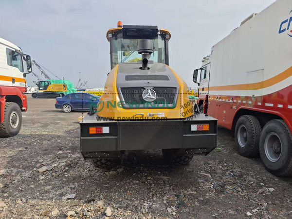 Dominican - 1 Unit SANY Roller SSR200C-10S