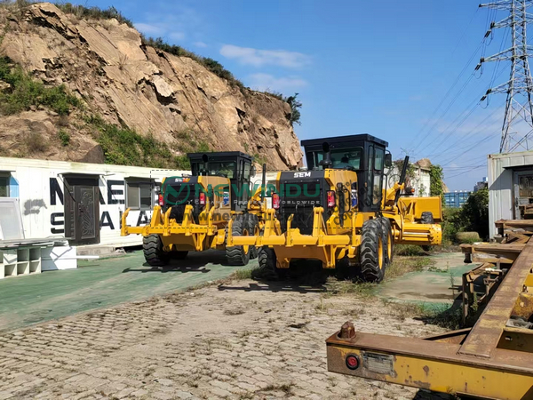 SEM Motor Grader 920F