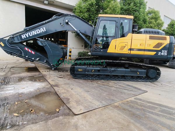 HYUNDAI HX245 Excavator 