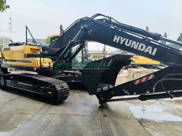HYUNDAI HX245 Excavator 